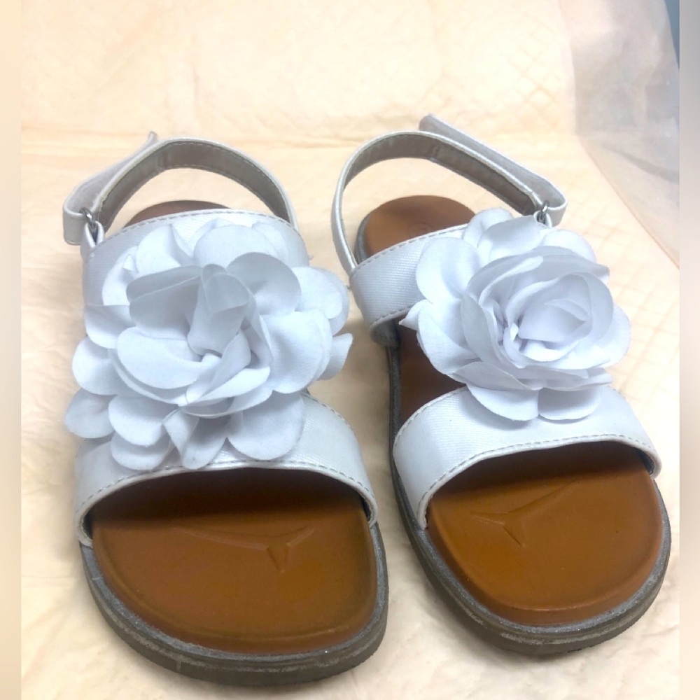 Sandals White straps, Velcro Cat & Jack brand Girls 12 Rubber solesFlower on top